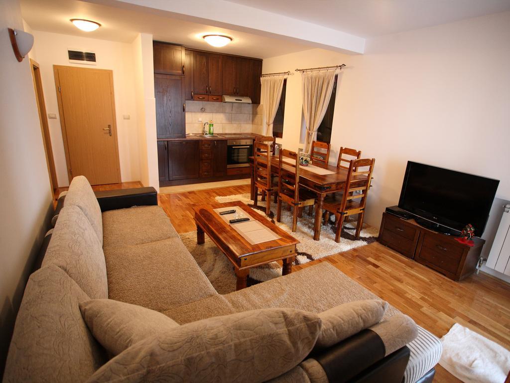 Family Apartments Zabljak  Room photo